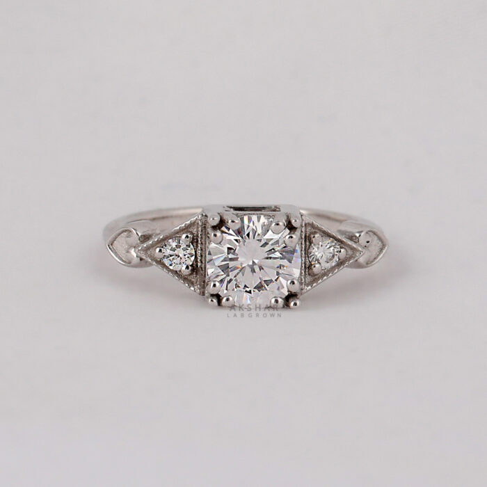 Round Cut Diamond Ring