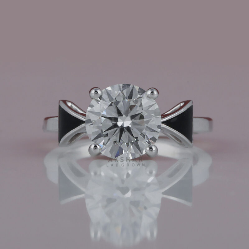 round diamond engagement ring